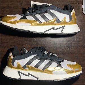 Tresc Run “black metallic gold” NWT